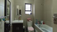 Main Bathroom - 6 square meters of property in Erand Gardens