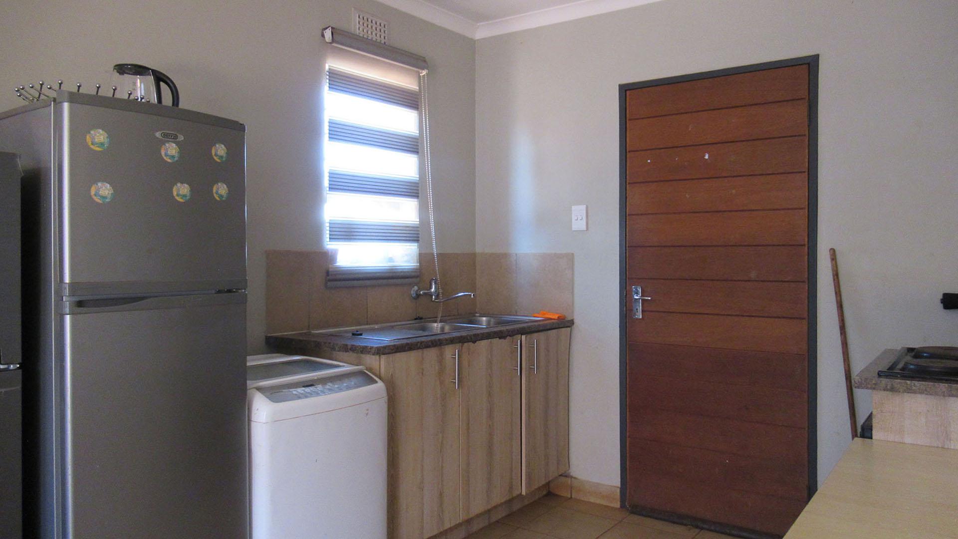 Kitchen - 6 square meters of property in Protea Glen