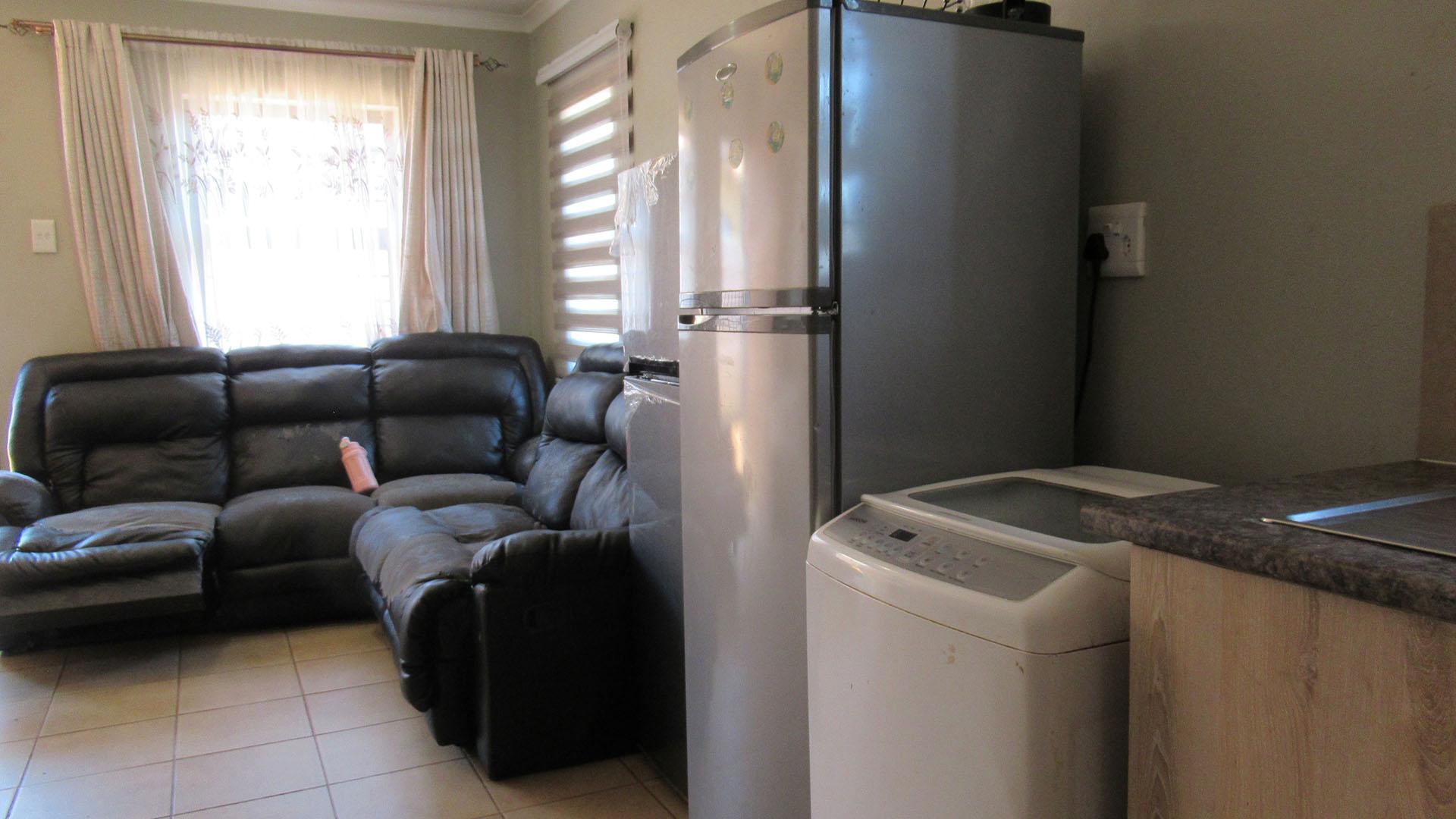 Kitchen - 6 square meters of property in Protea Glen