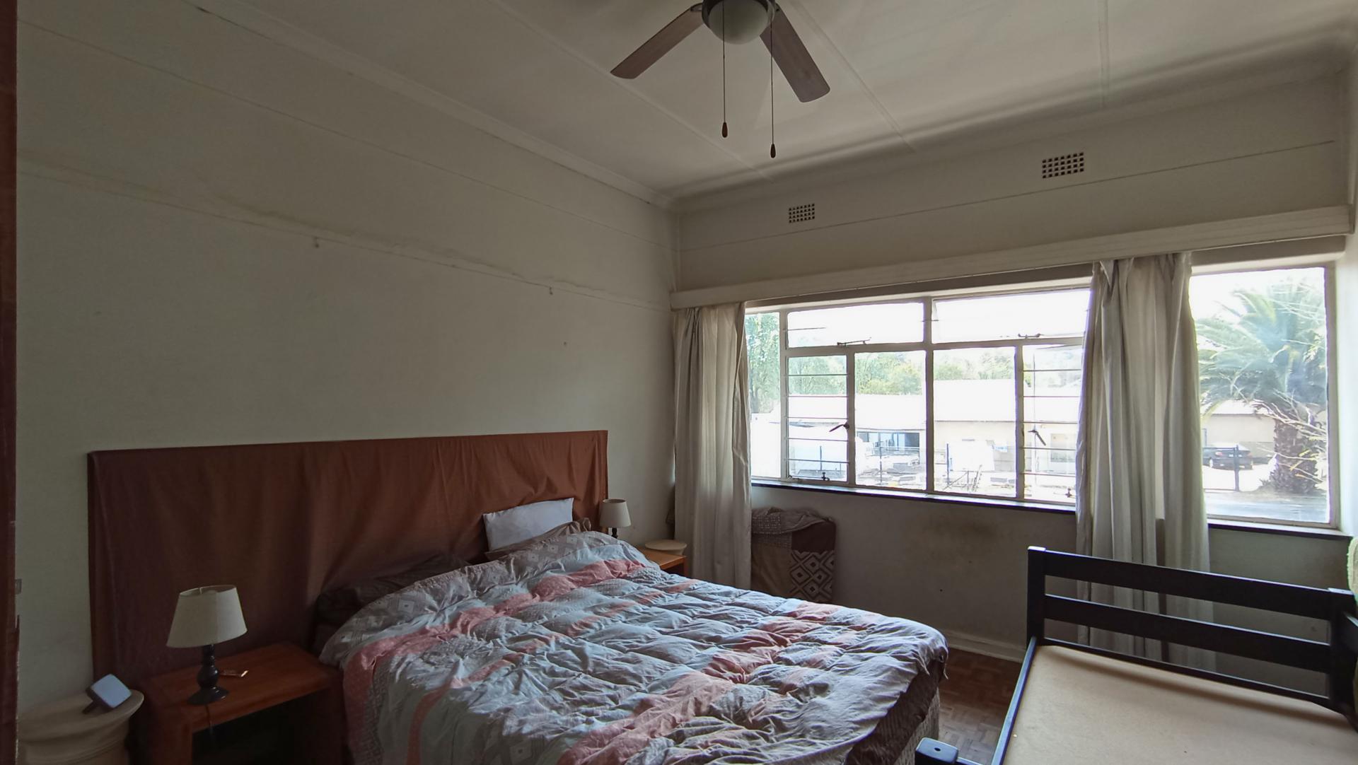 Bed Room 1 - 20 square meters of property in Darrenwood