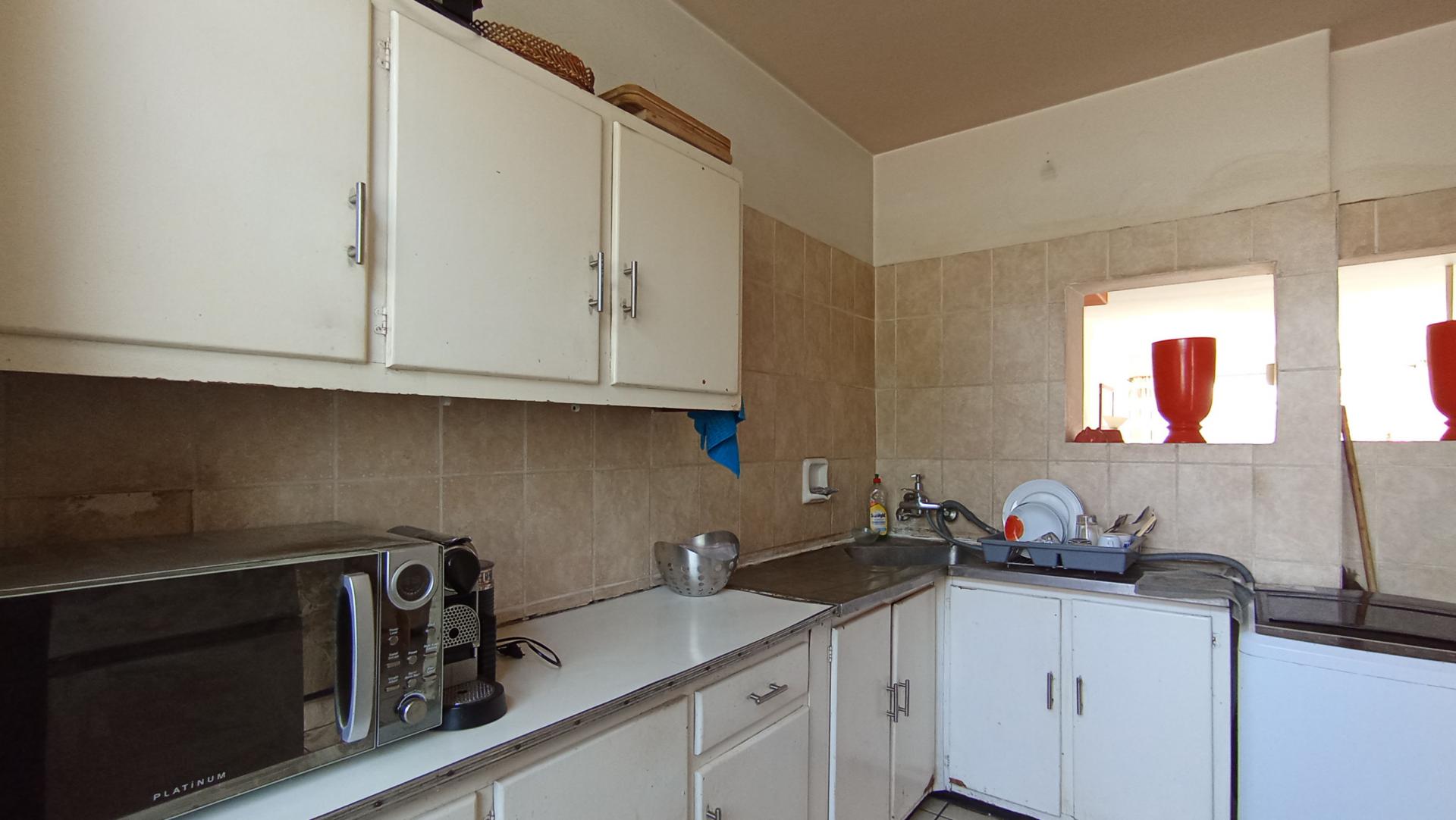 Kitchen - 9 square meters of property in Darrenwood