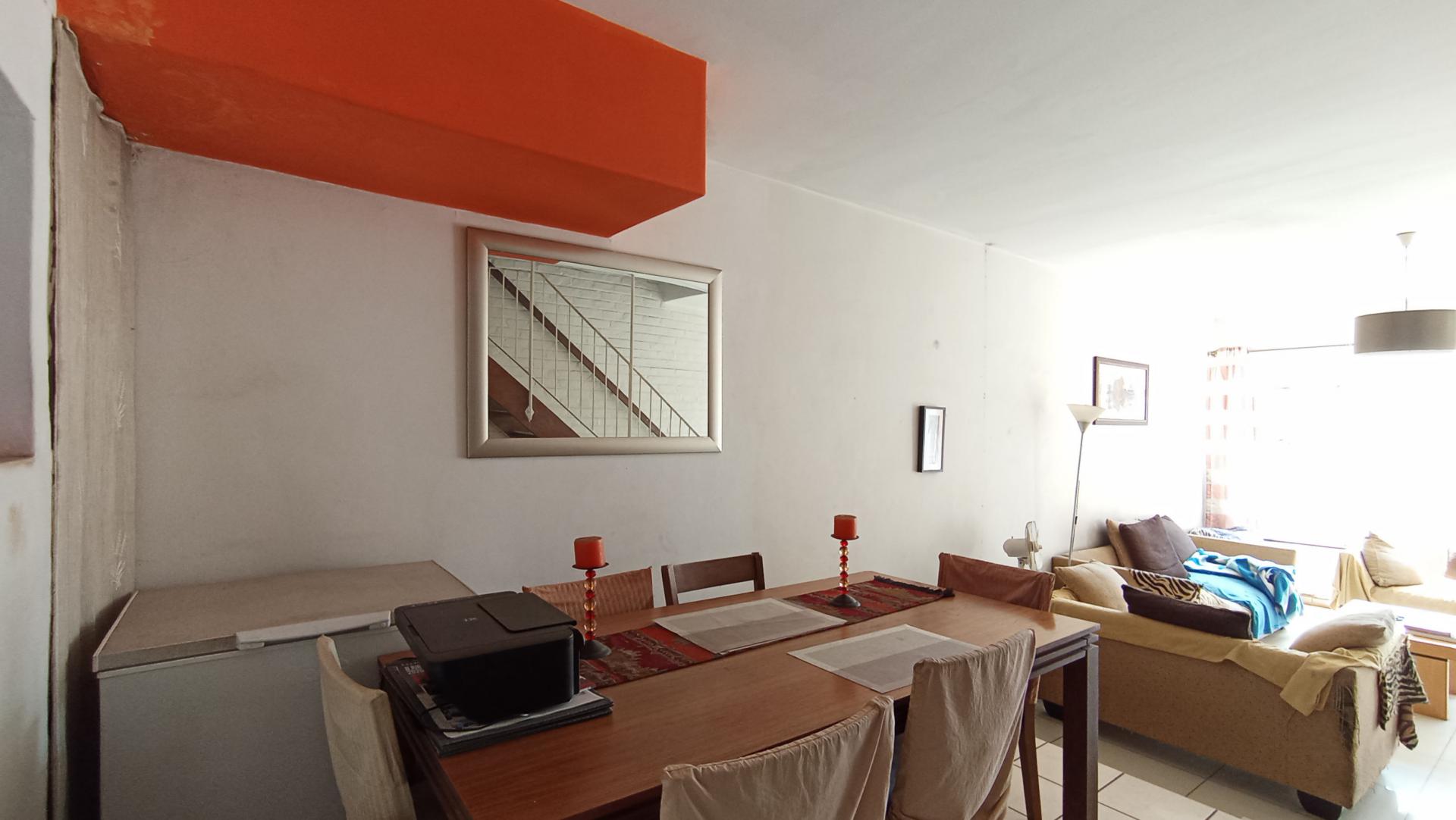 Dining Room - 11 square meters of property in Darrenwood