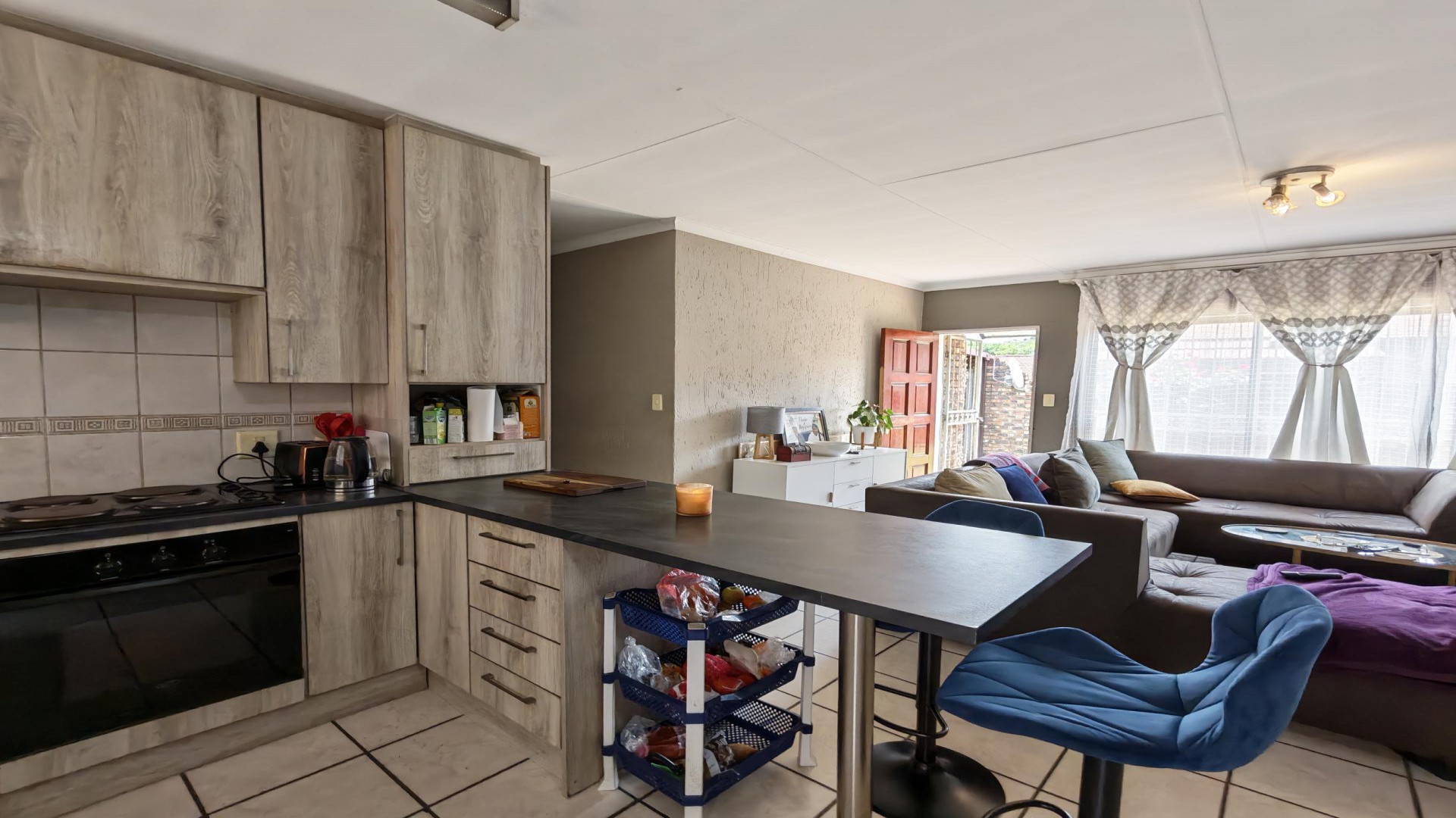 Kitchen of property in Buccleuch