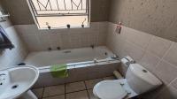 Bathroom 1 of property in Buccleuch