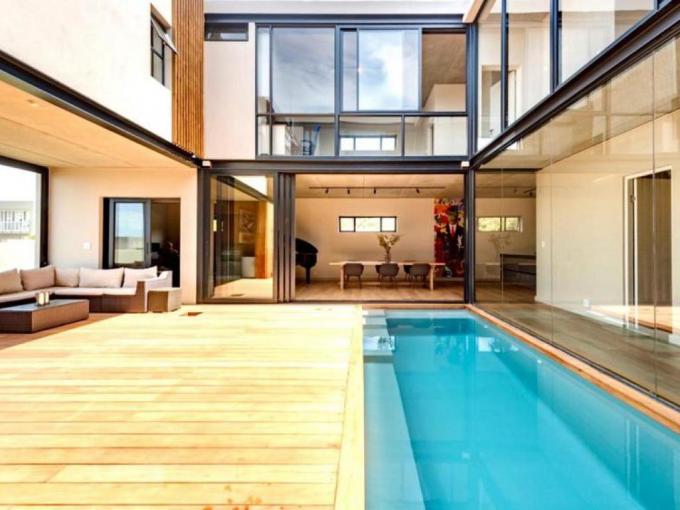 4 Bedroom House to Rent in Keurboomstrand - Property to rent - MR692154