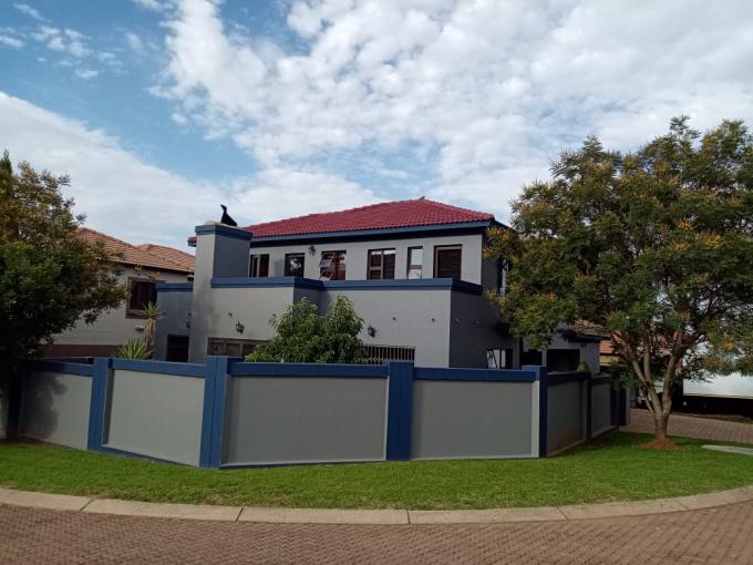 5 Bedroom Cluster for Sale For Sale in Homes Haven - MR692246