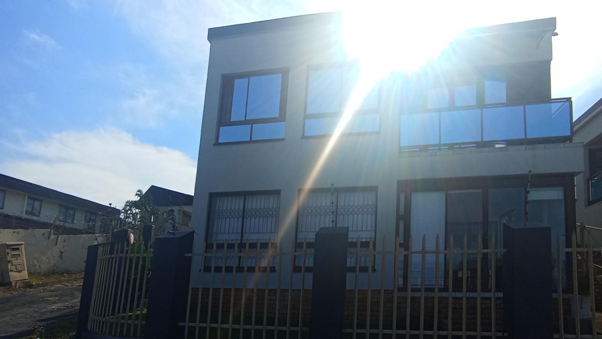 Front View of property in Manaba Beach