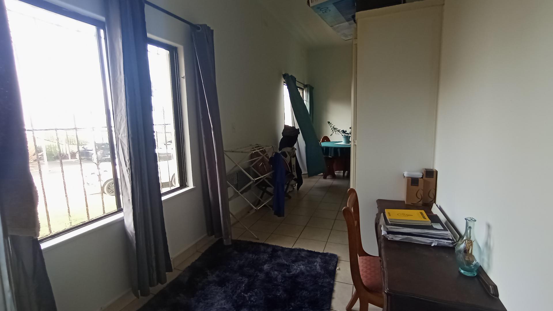 Spaces - 11 square meters of property in Manaba Beach