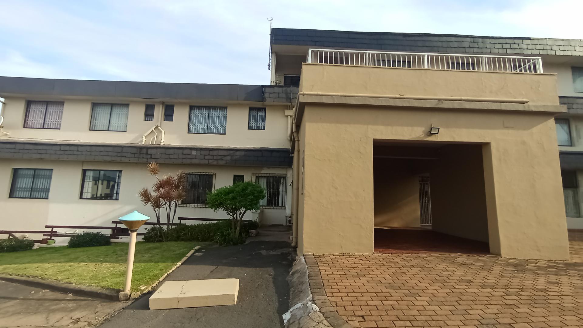 Front View of property in Manaba Beach