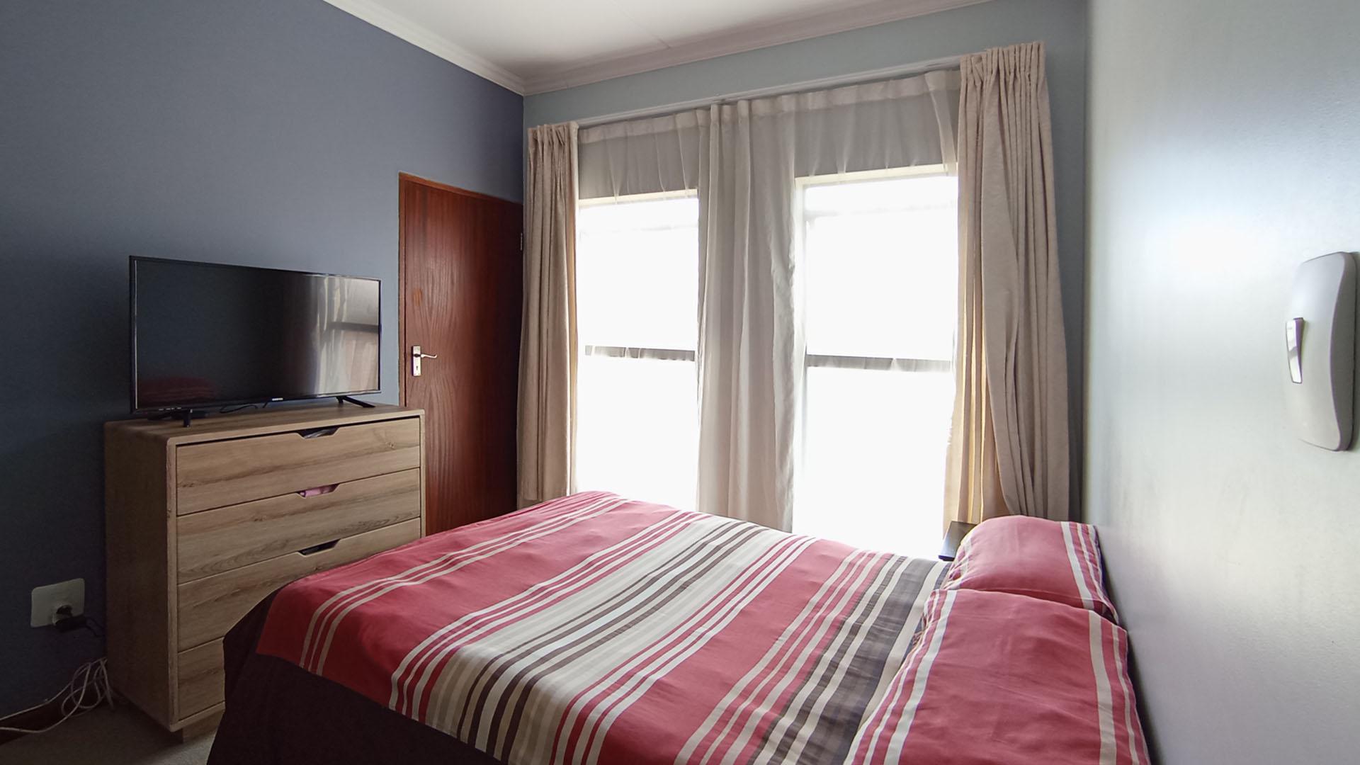 Bed Room 3 - 13 square meters of property in Summerset