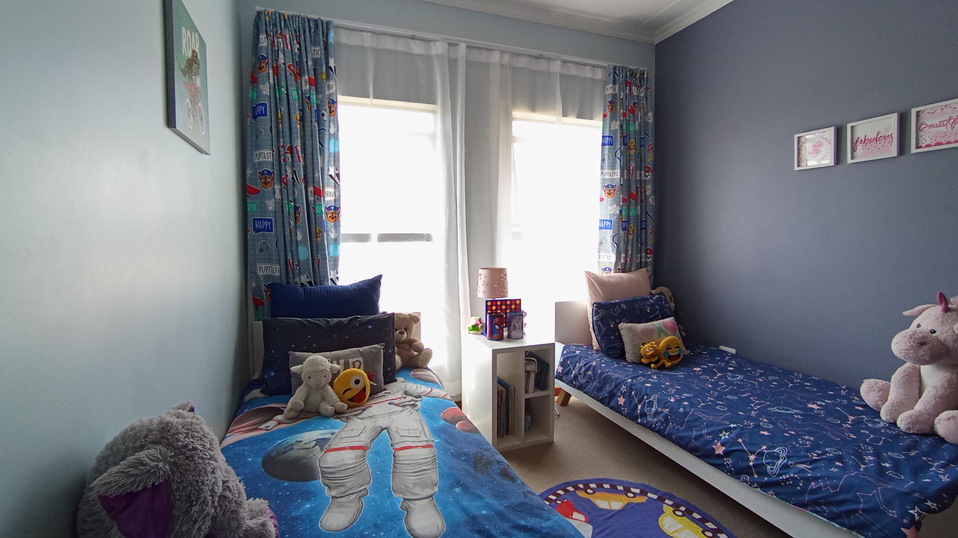 Bed Room 2 - 13 square meters of property in Summerset