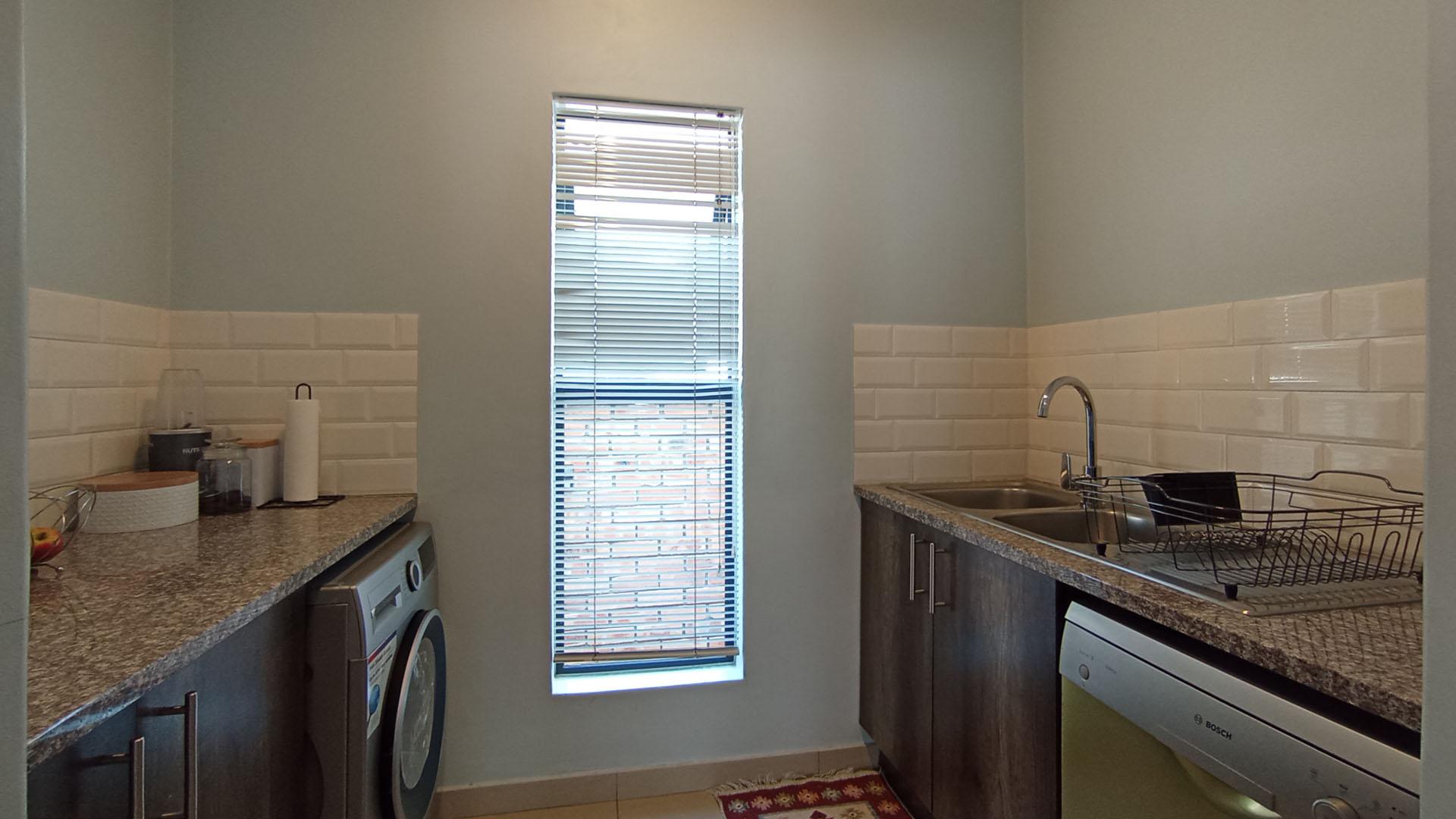 Scullery - 5 square meters of property in Summerset