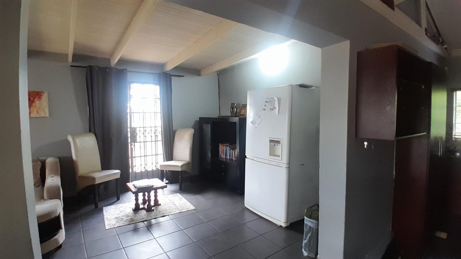 Dining Room of property in Magaliesburg