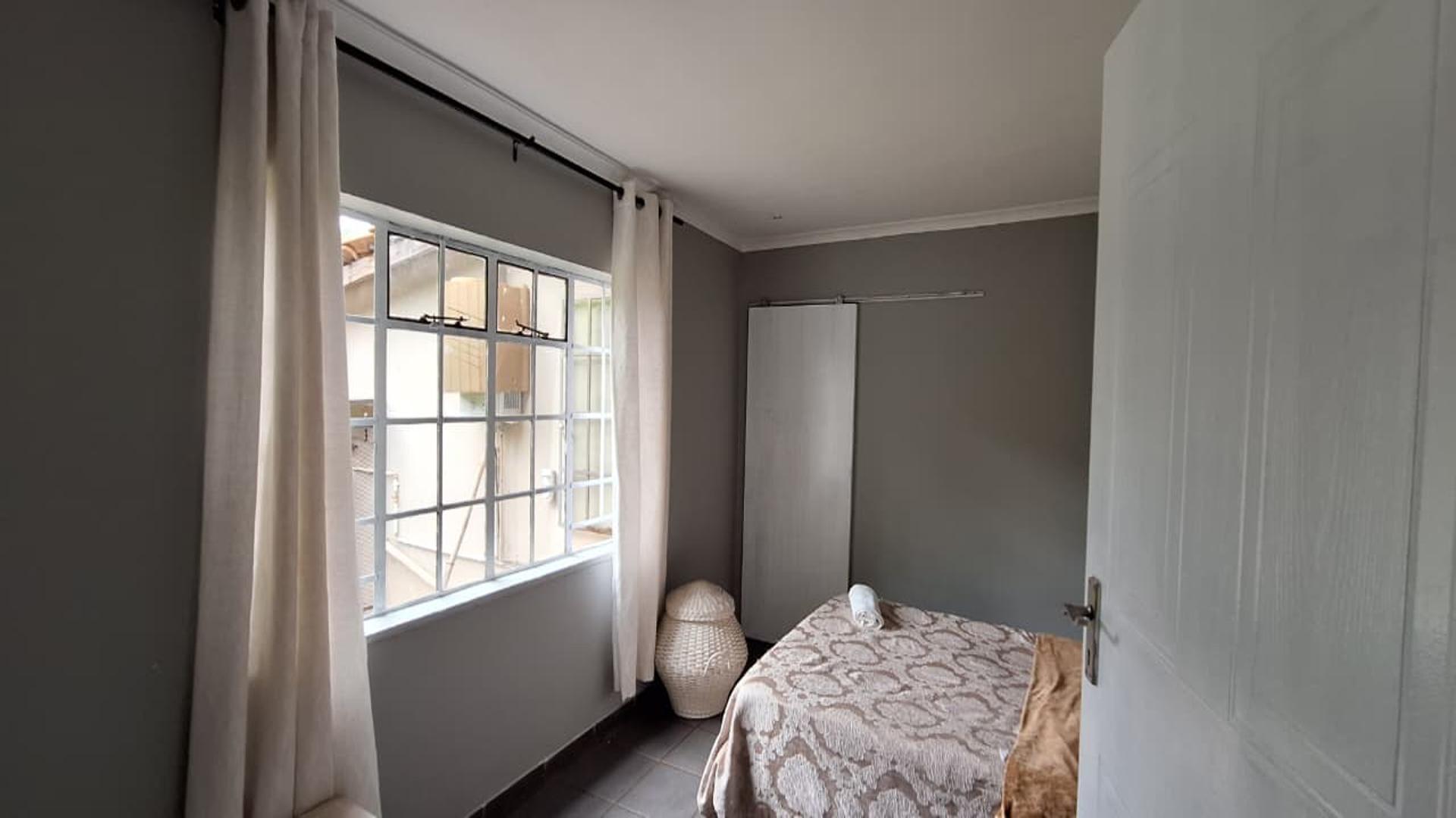 Bed Room 1 - 12 square meters of property in Magaliesburg