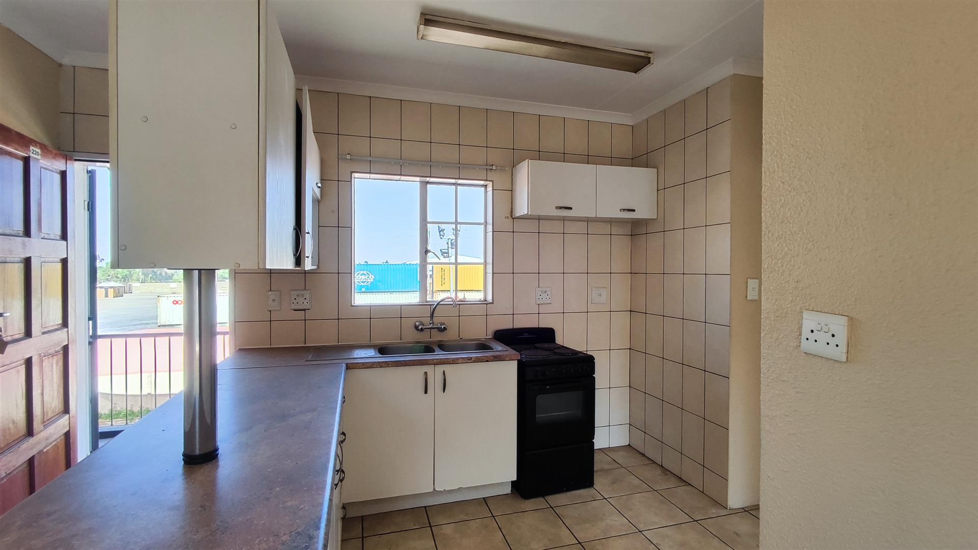 Kitchen - 7 square meters of property in Comet