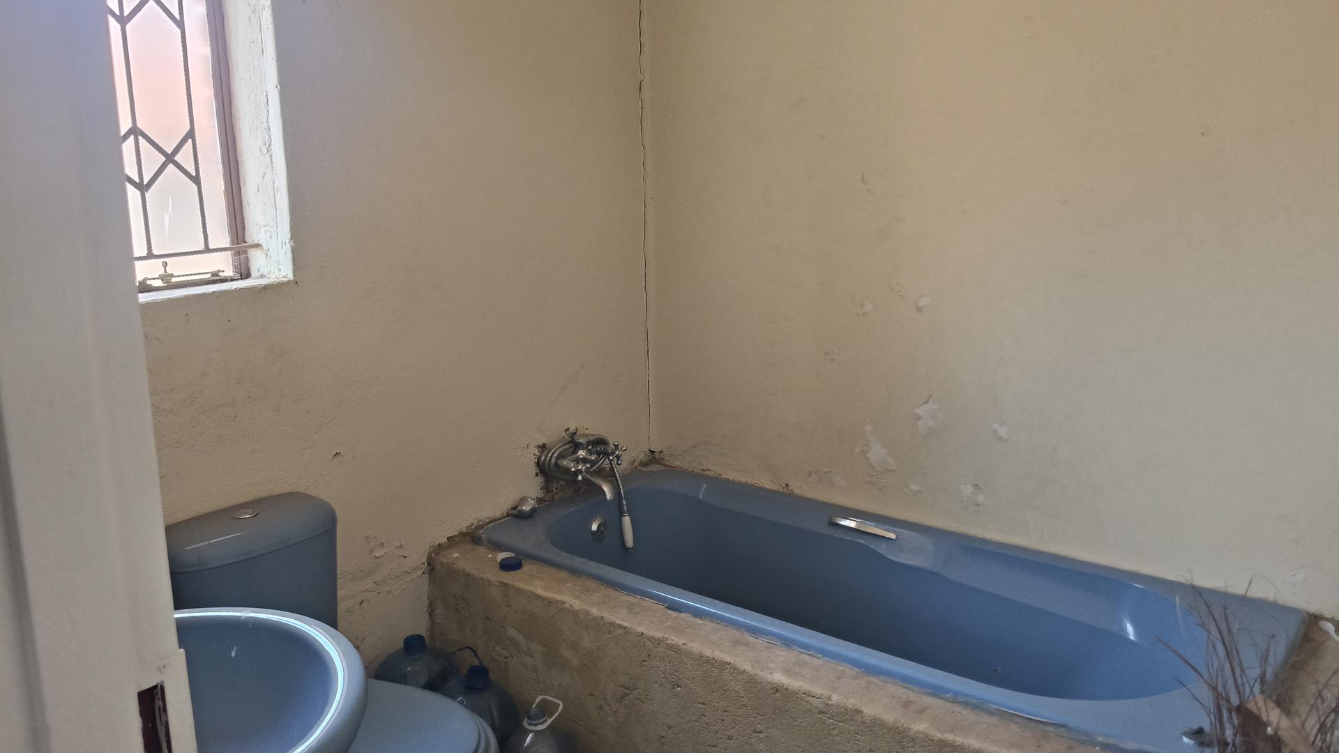 Bathroom 1 of property in Rustenburg