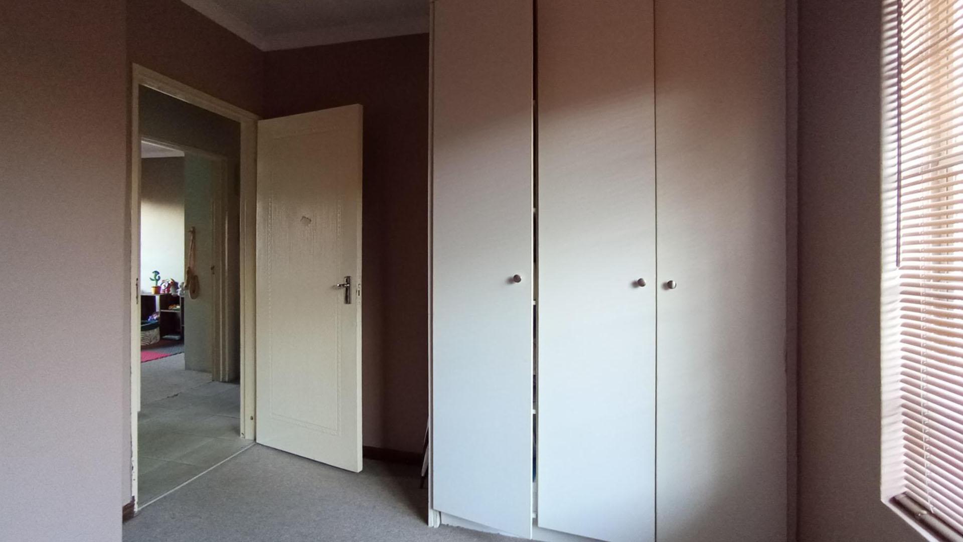 Bed Room 2 - 10 square meters of property in Montana