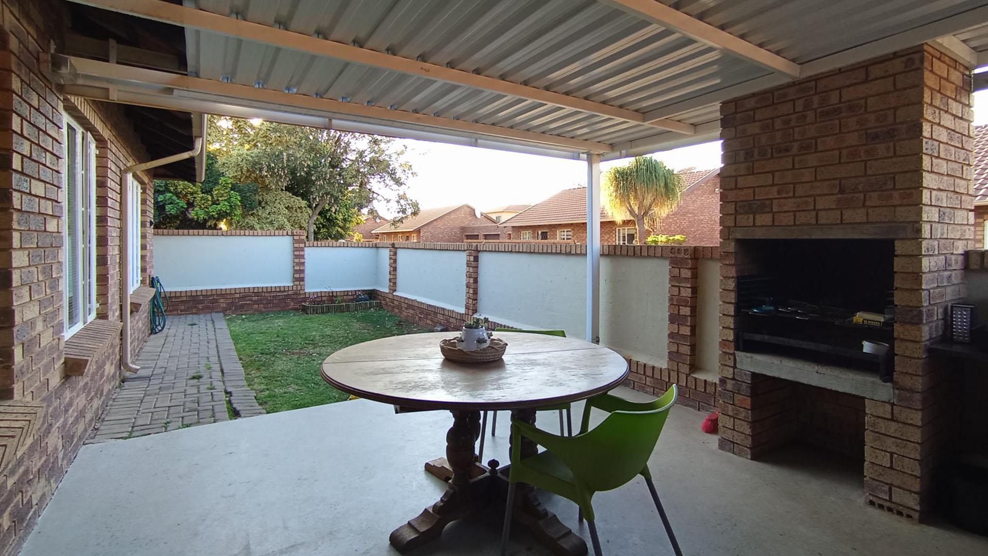Patio - 18 square meters of property in Montana