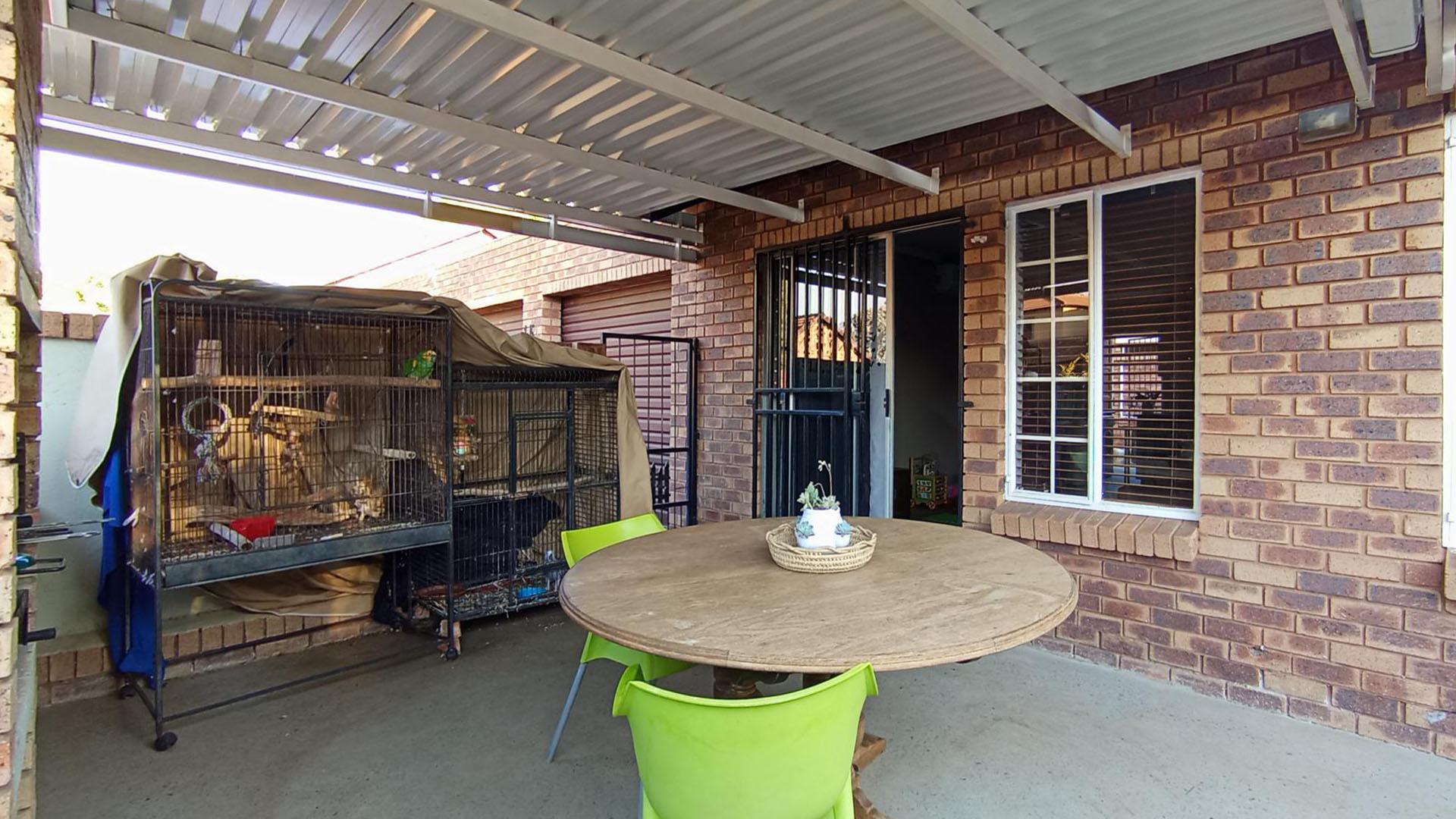 Patio - 18 square meters of property in Montana
