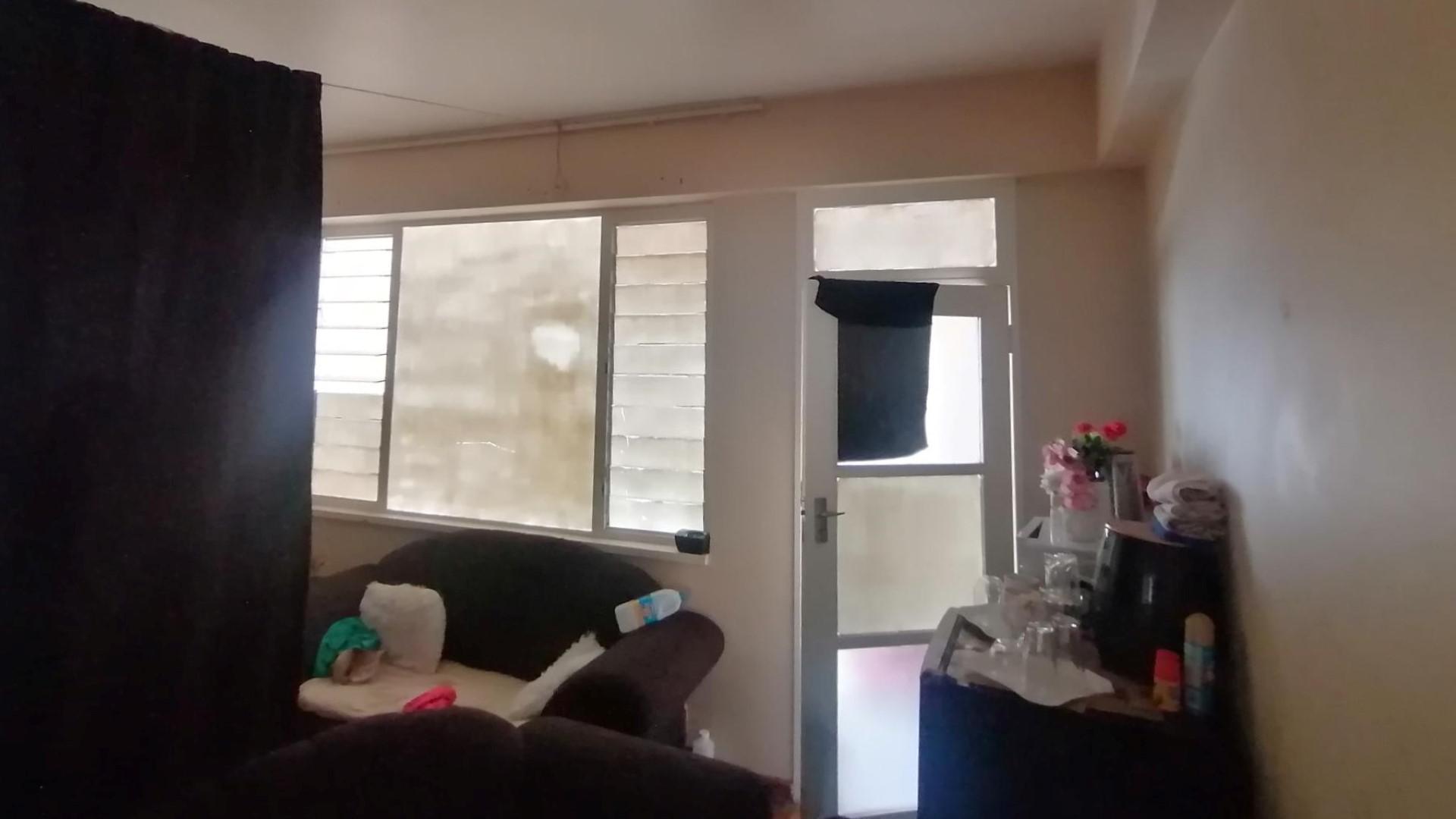 Bed Room 2 - 23 square meters of property in Muckleneuk