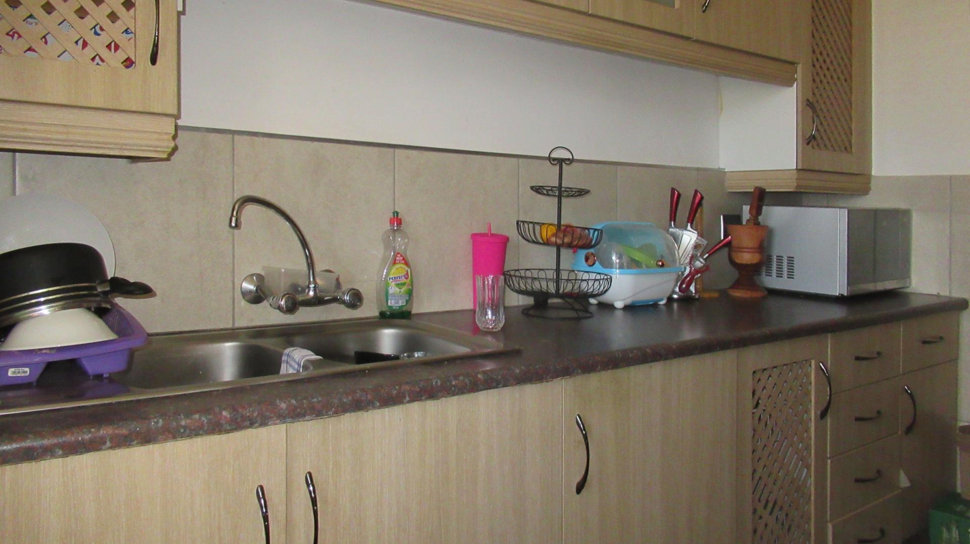 Kitchen - 10 square meters of property in Parktown