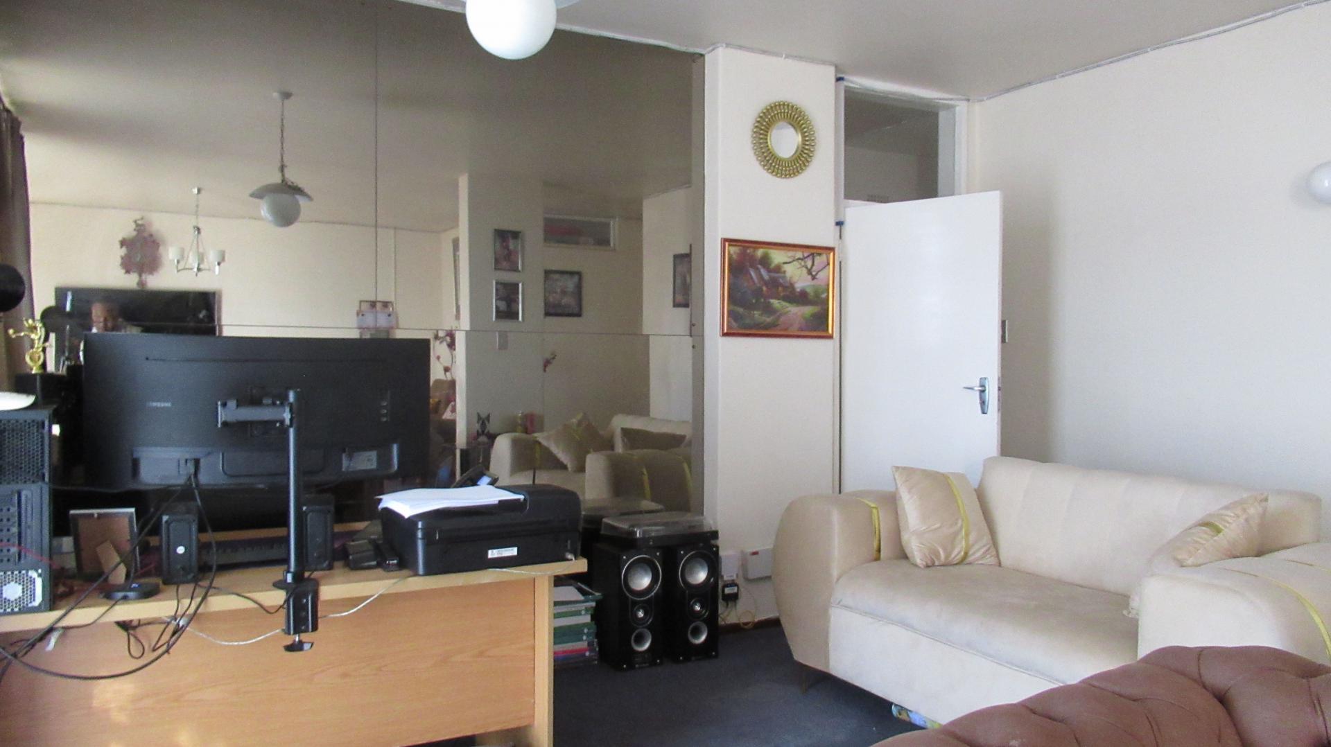 Lounges - 42 square meters of property in Parktown