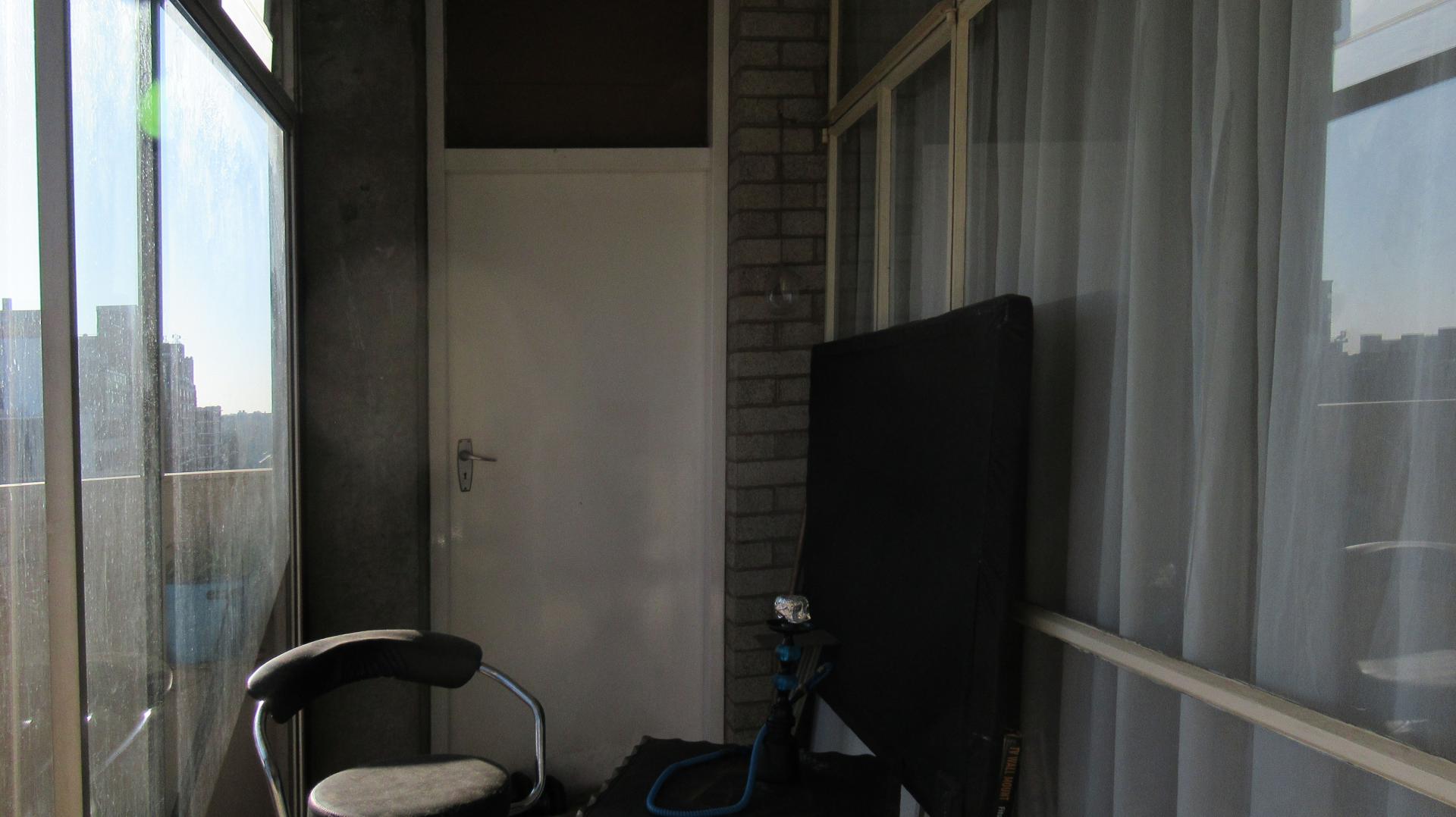 Balcony - 9 square meters of property in Parktown