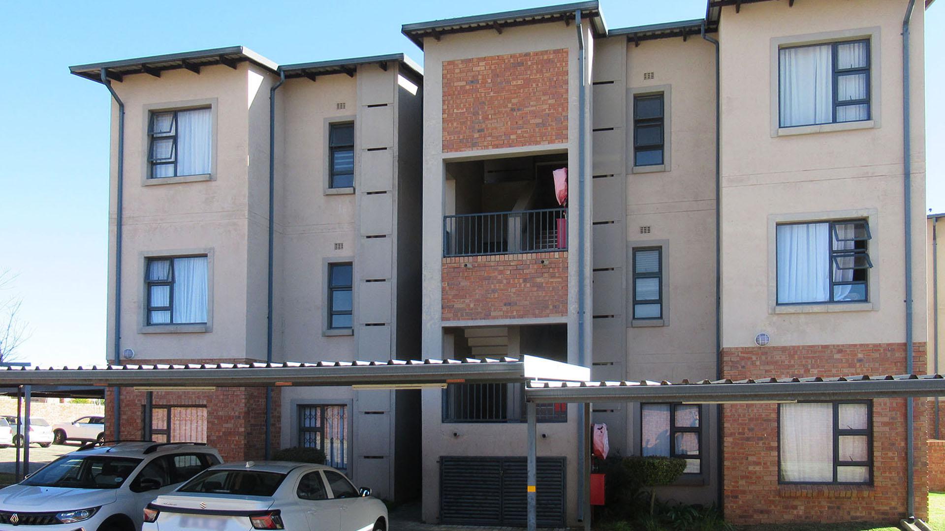 Front View of property in Wilgeheuwel 