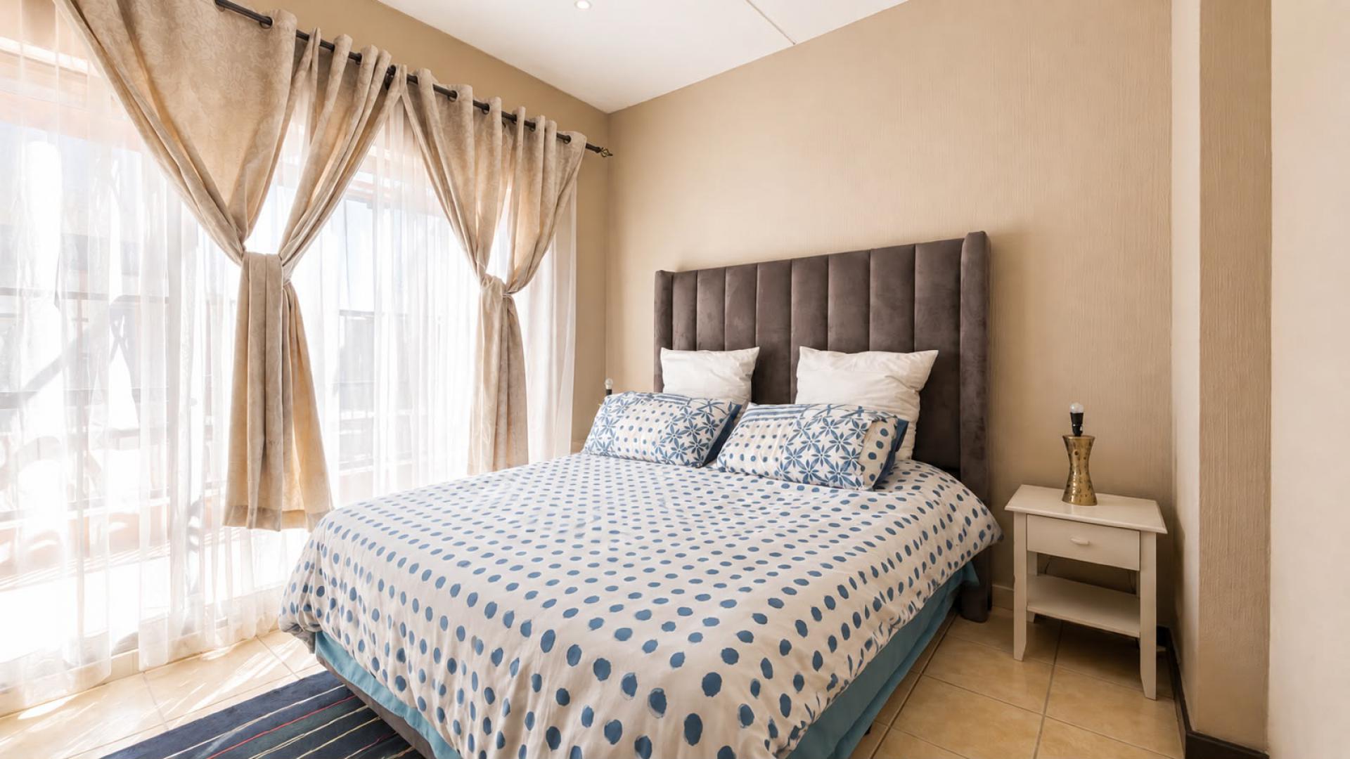 Bed Room 1 - 11 square meters of property in Wilgeheuwel 