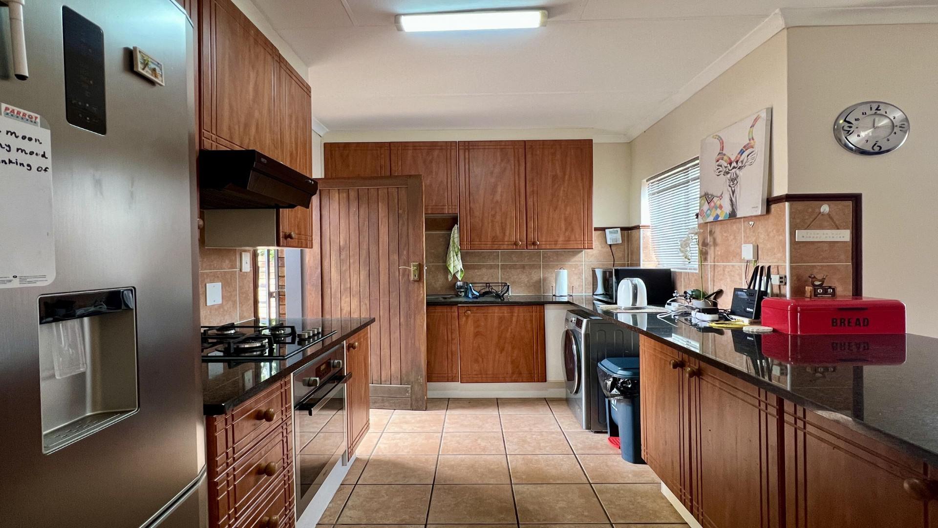 Kitchen of property in Mooikloof Ridge