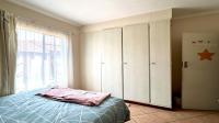 Bed Room 1 of property in Mooikloof Ridge