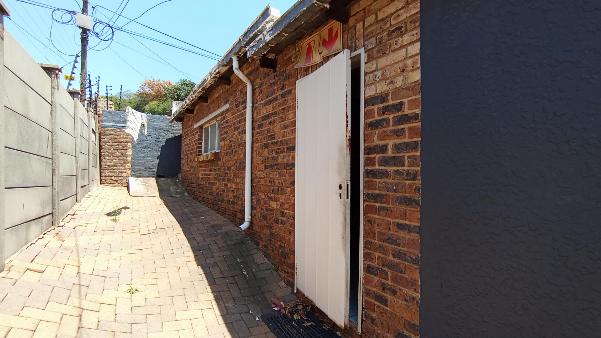 Front View of property in Florida North