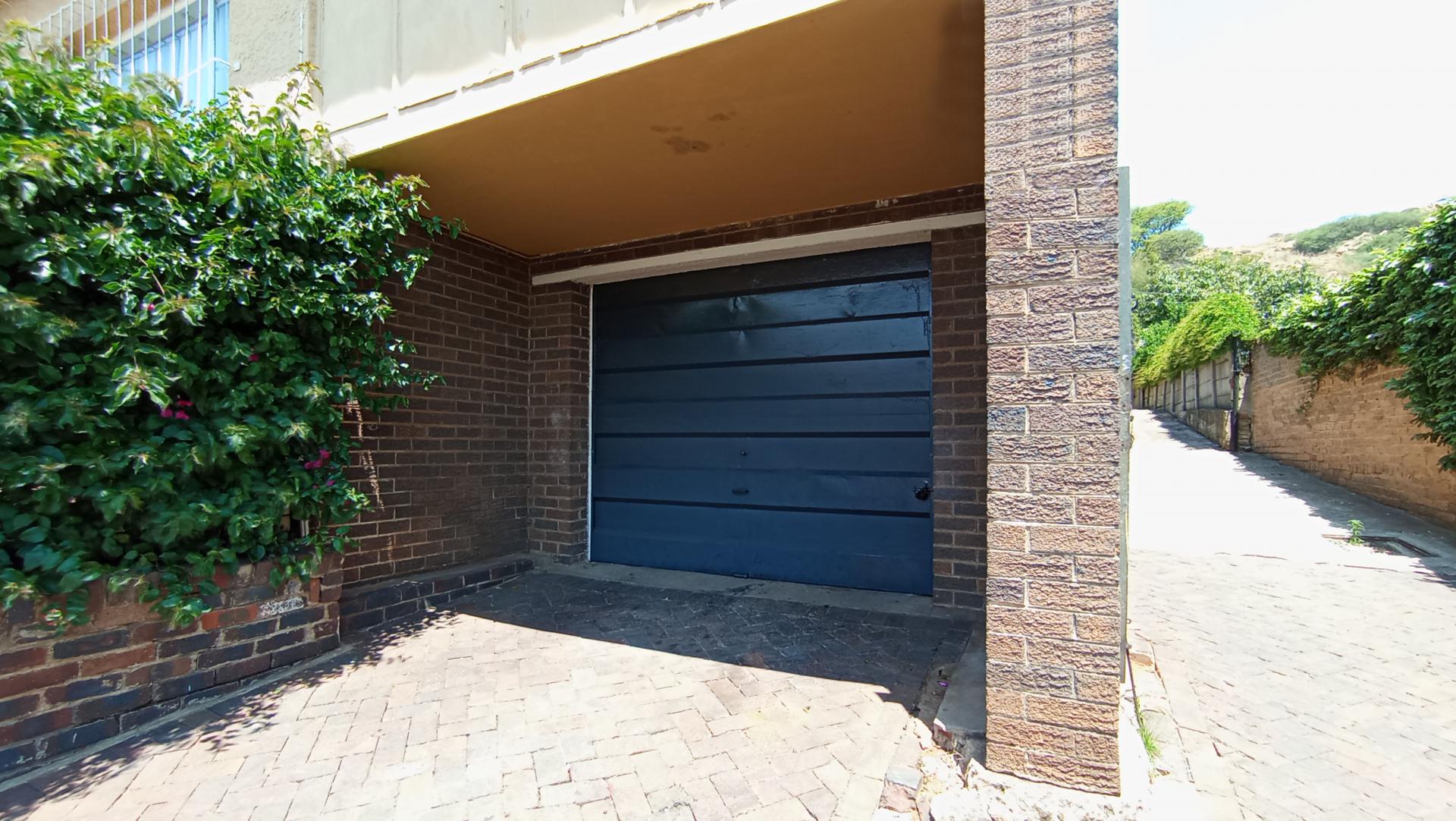 Front View of property in Florida North