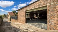 Garage of property in Florida North