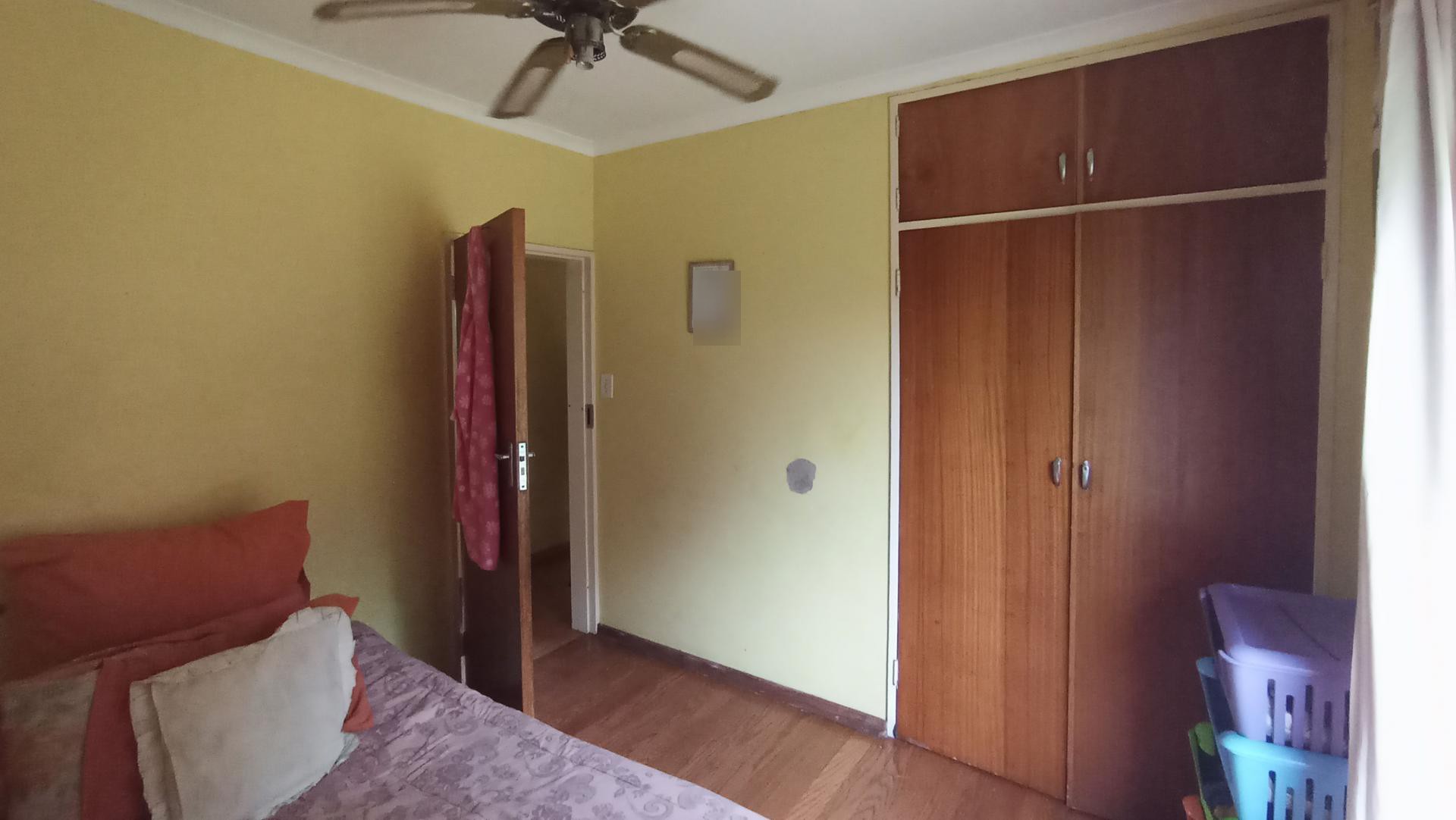 Bed Room 1 - 10 square meters of property in Rooihuiskraal