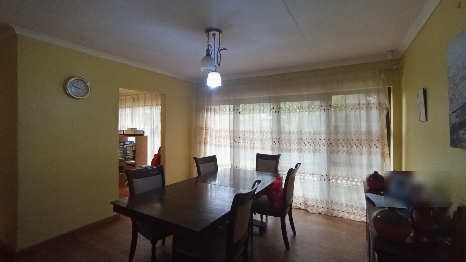 Dining Room - 17 square meters of property in Rooihuiskraal