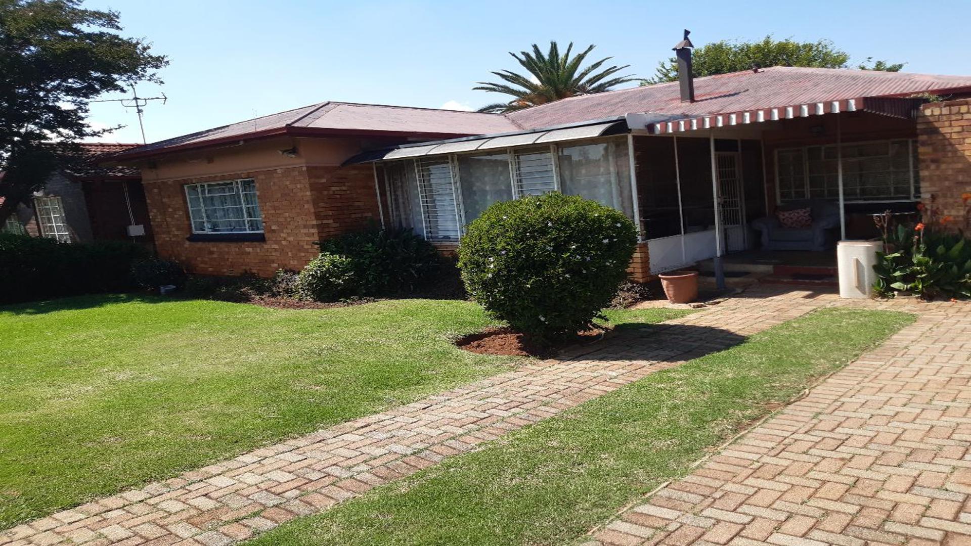 Front View of property in Florida