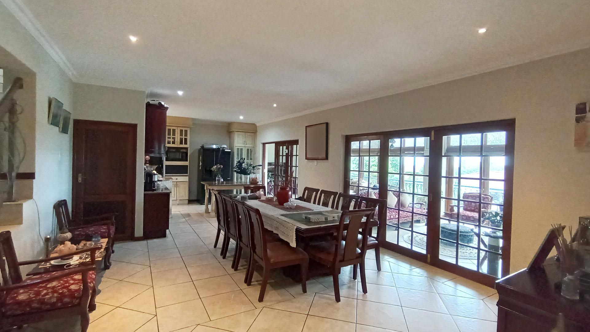 Dining Room - 15 square meters of property in Ballitoville