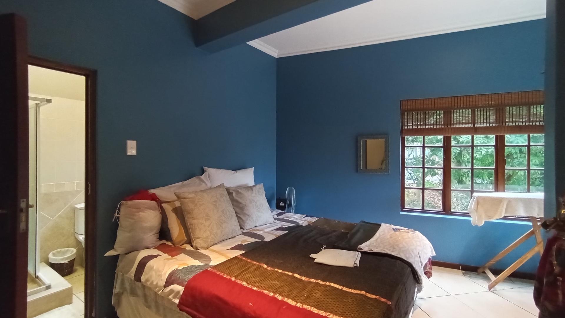 Bed Room 2 - 18 square meters of property in Ballitoville