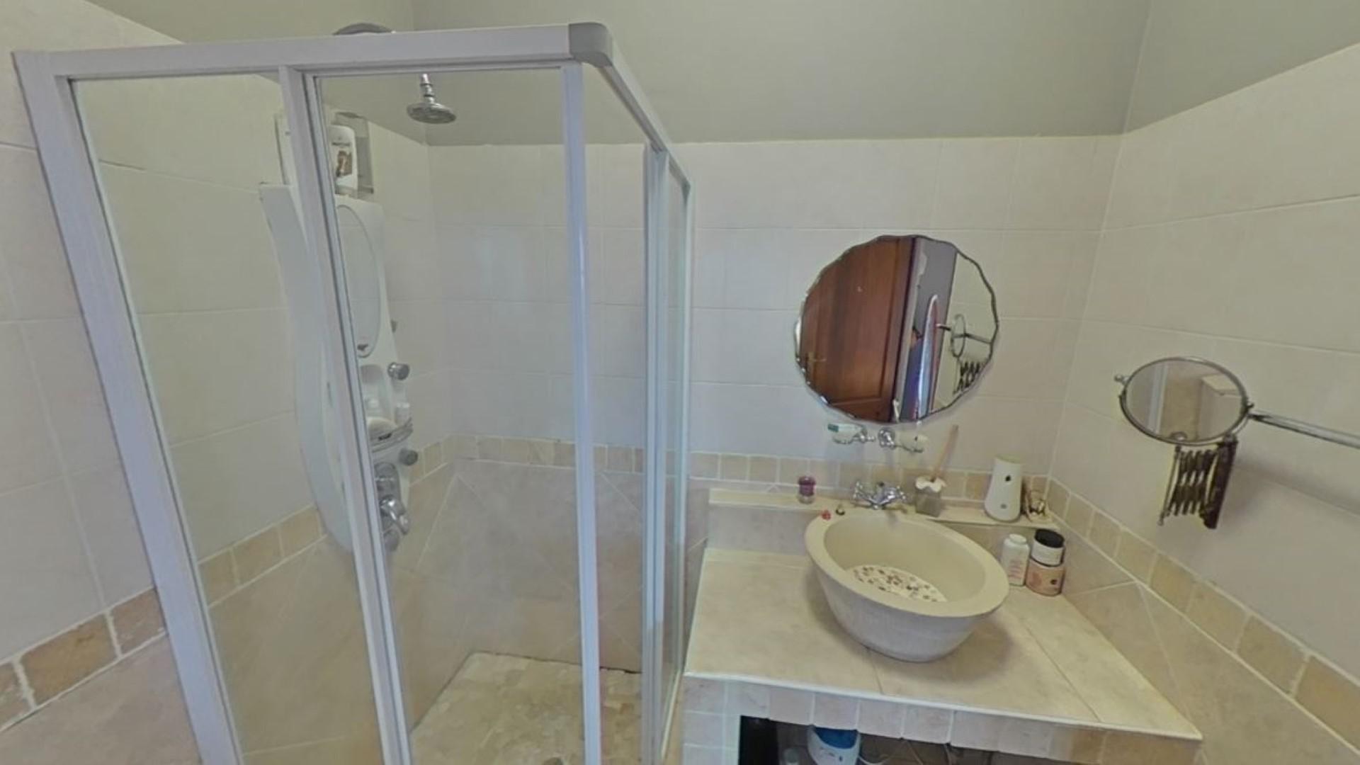 Bathroom 1 - 8 square meters of property in Ballitoville