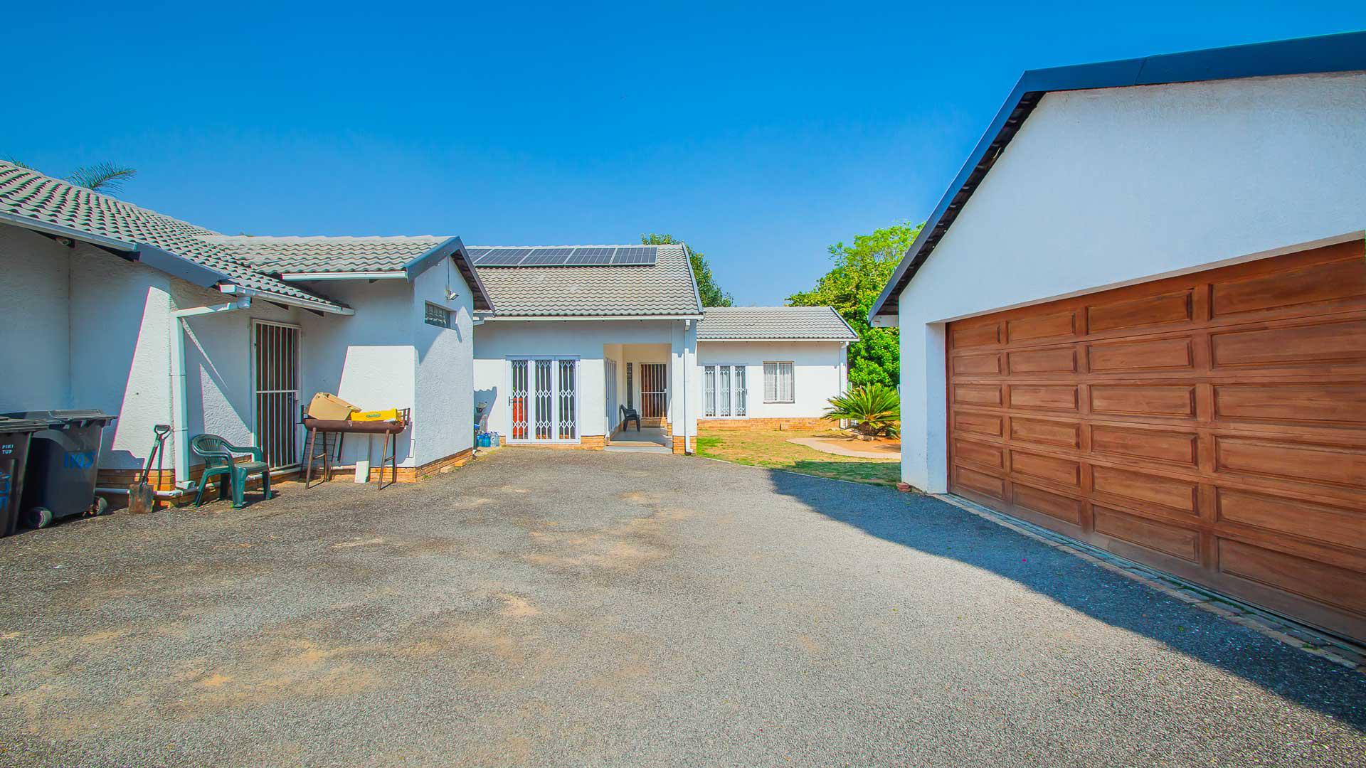 Front View of property in Wilgeheuwel 