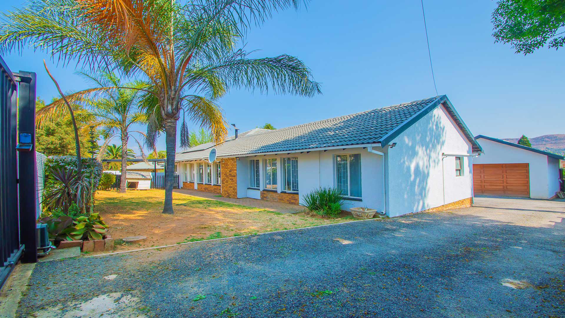 Front View of property in Wilgeheuwel 