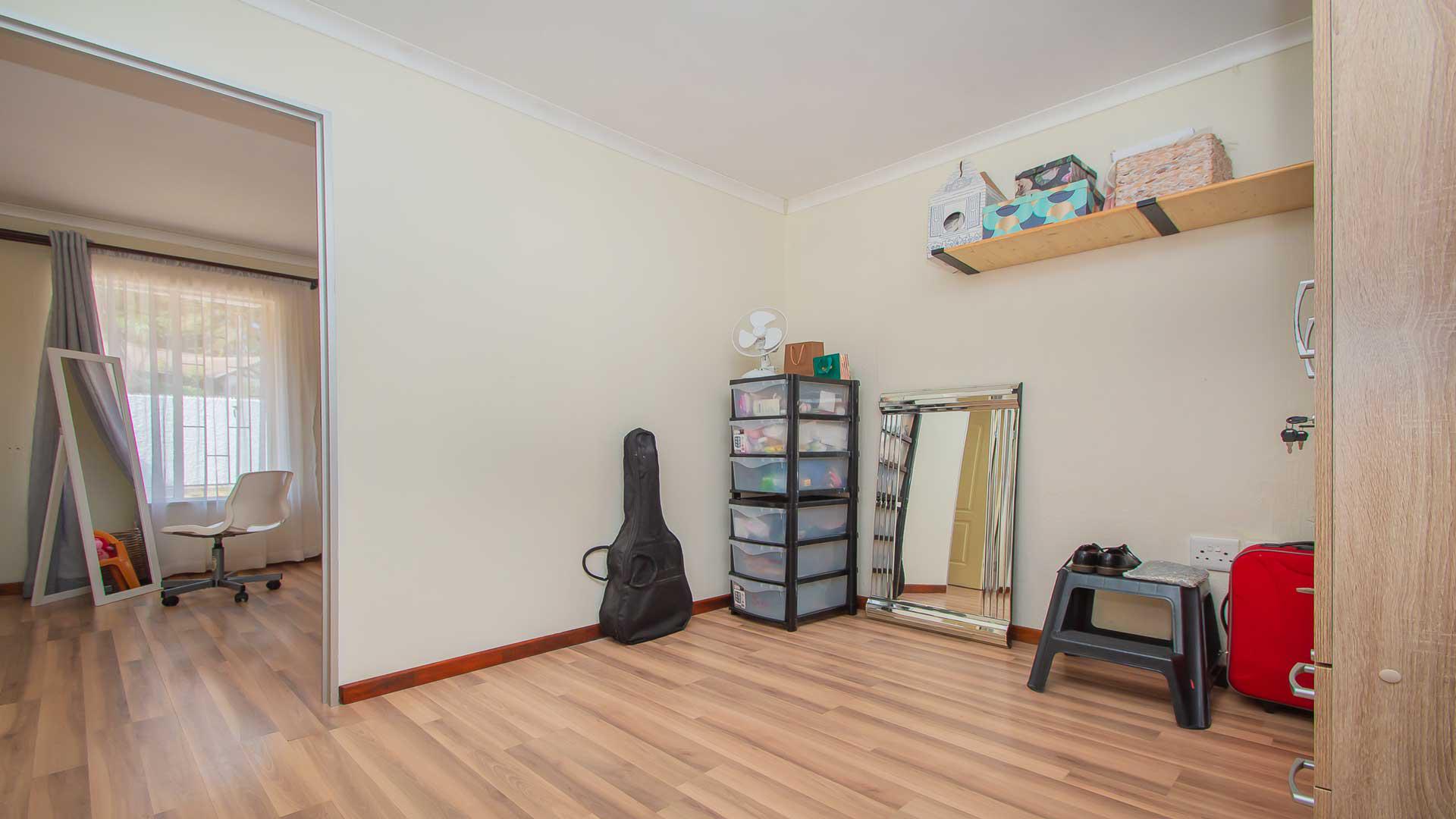 Bed Room 1 of property in Wilgeheuwel 