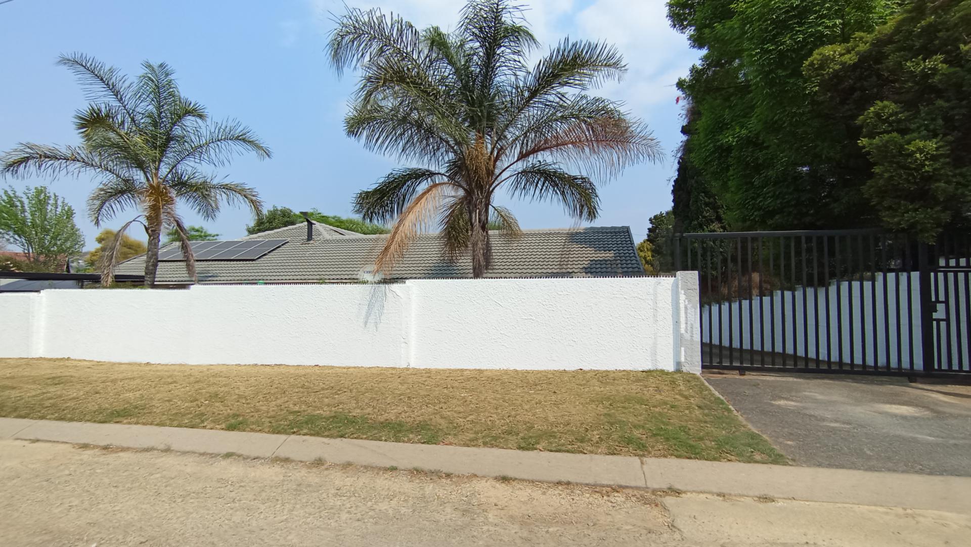 Front View of property in Wilgeheuwel 