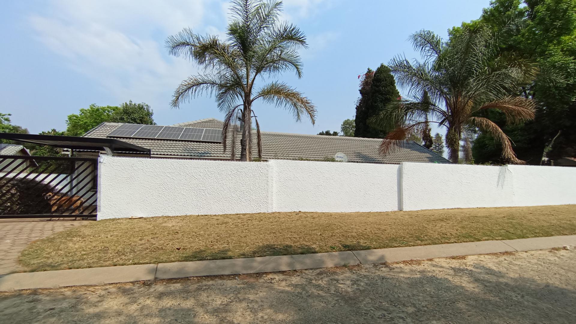 Front View of property in Wilgeheuwel 