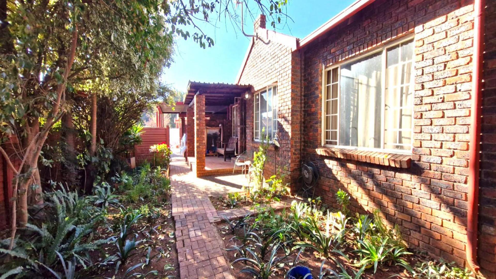 Front View of property in Garsfontein