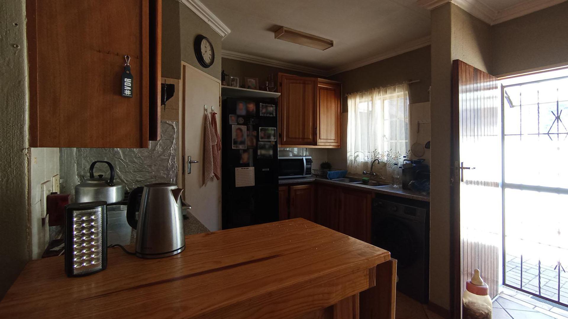 Kitchen - 8 square meters of property in Garsfontein