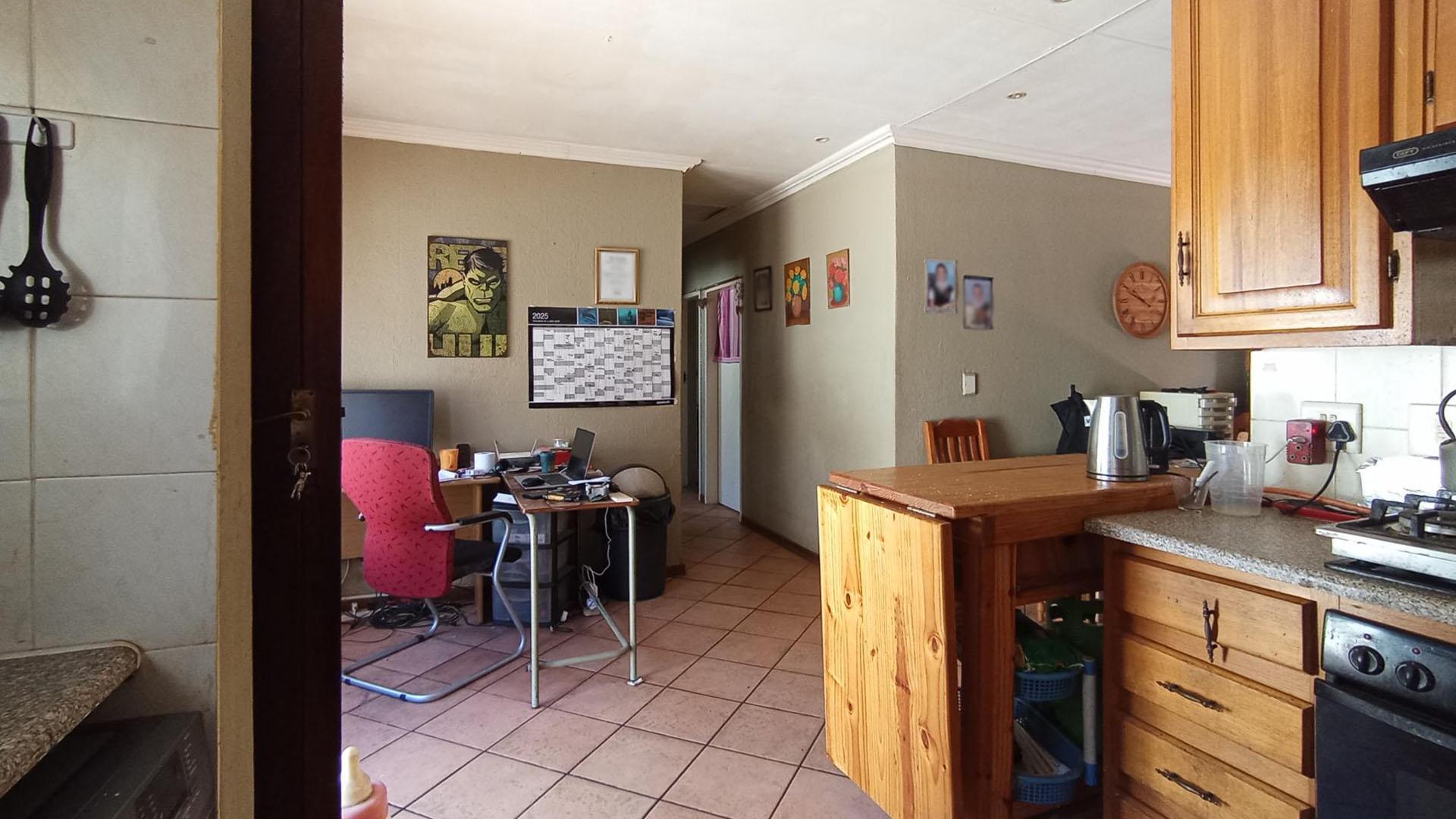 Kitchen - 8 square meters of property in Garsfontein