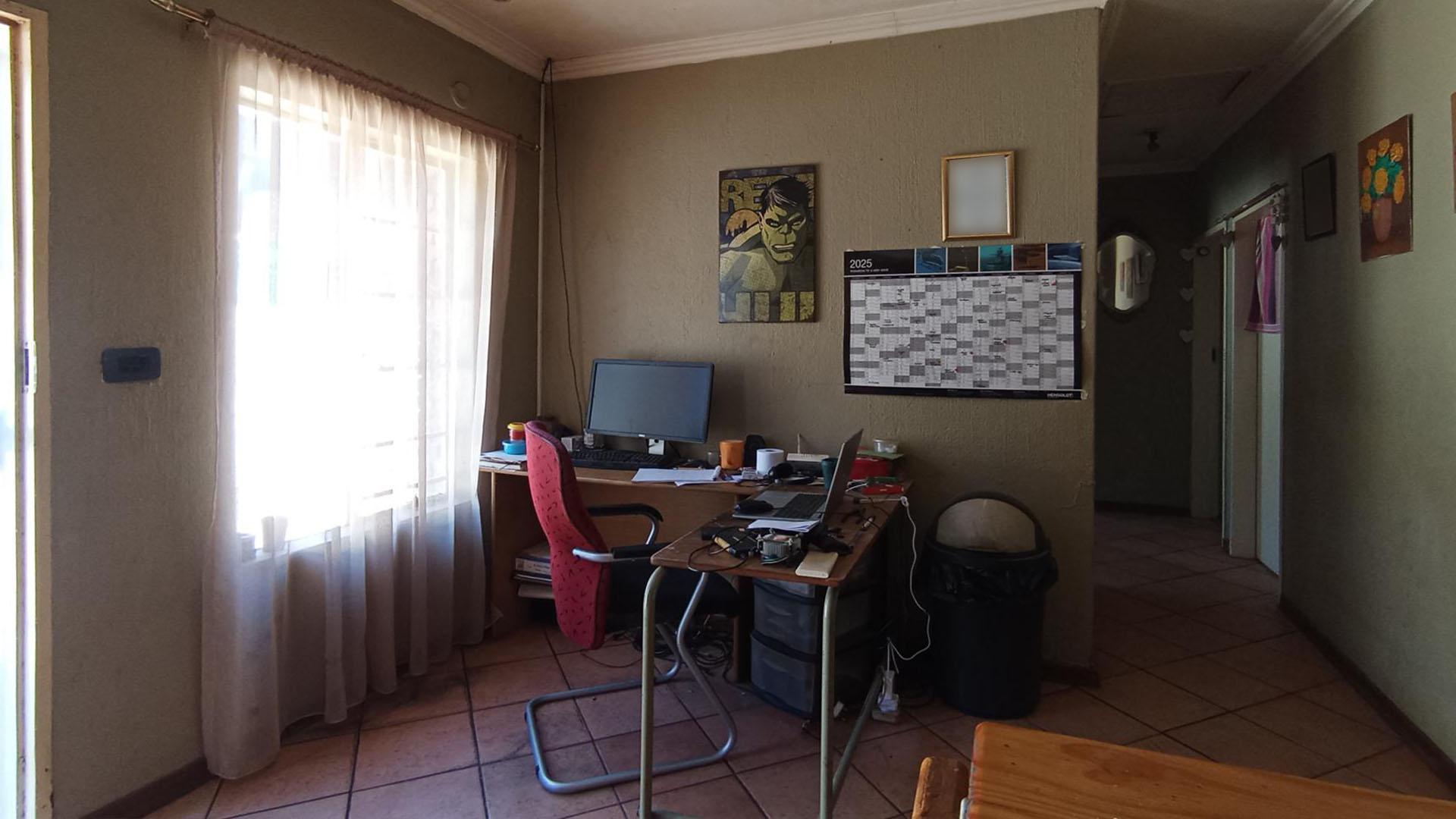 Dining Room - 9 square meters of property in Garsfontein
