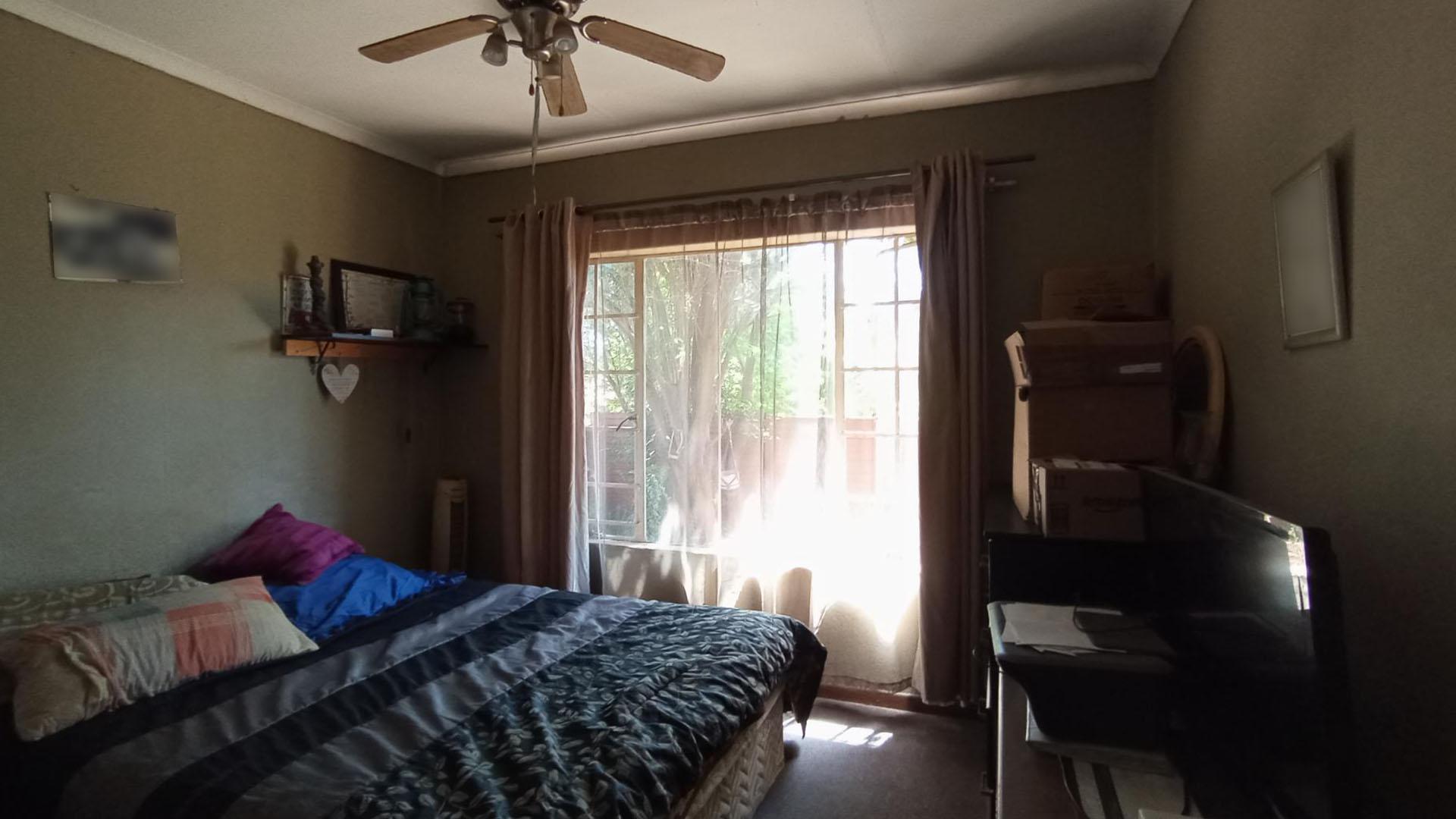 Bed Room 2 - 14 square meters of property in Garsfontein